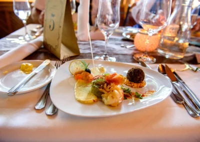 Gourmet-Hochzeitsmenü bei abendlicher Feier im Seehaus Schreyegg, Stegen am Ammersee.