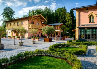 Hochzeitslocation bei La Villa am Starnberger See, ideal fuer unvergessliche Hochzeitsfotos in Bayern.