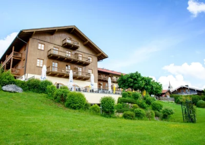 Landschaftsaufnahme einer Hochzeitslocation in Oberbayern, ideal fuer eine Hochzeitsreportage nahe Muenchen.
