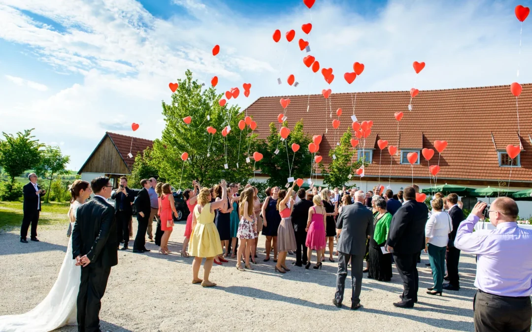 Hochzeitsreportage Gut Schloss Sulzemoos – Sommer, Regen und Herzchenluftballons
