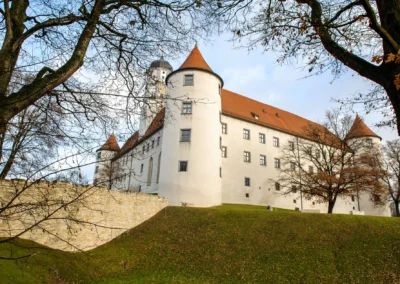 Schloss Hoechstaedt an der Donau im Herbst, idealer Ort fuer Hochzeitsfotograf nahe Dillingen.