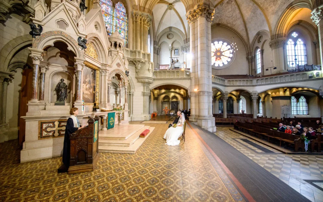 Von Gospelchor bis Hirschstatue – Hochzeitsfotografie zwischen Lehel und Aying