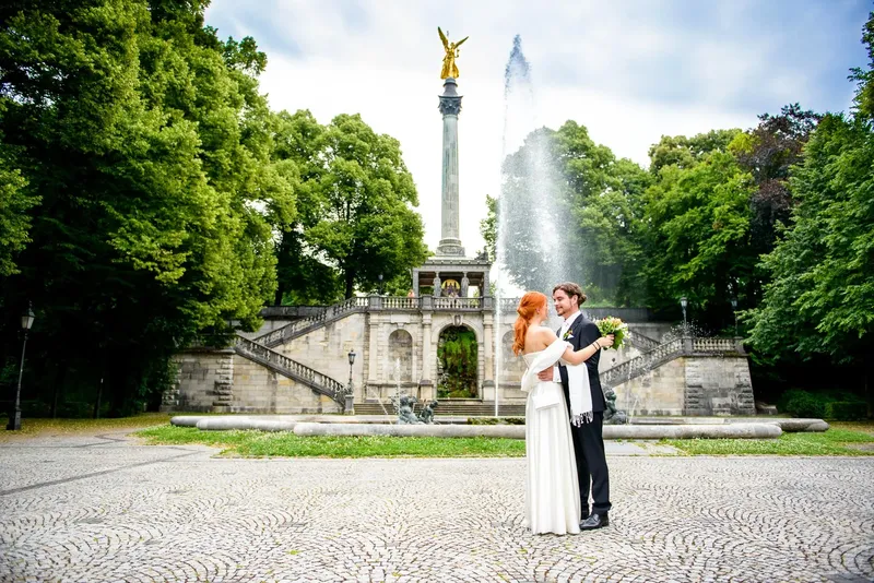 hochzeitsfotograf-muenchen-friedensengel_2 Modernes Hochzeitsfoto am Friedensengel in Bogenhausen in der Landeshauptstadt München